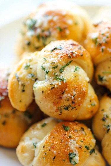 garlic parmesan knots
